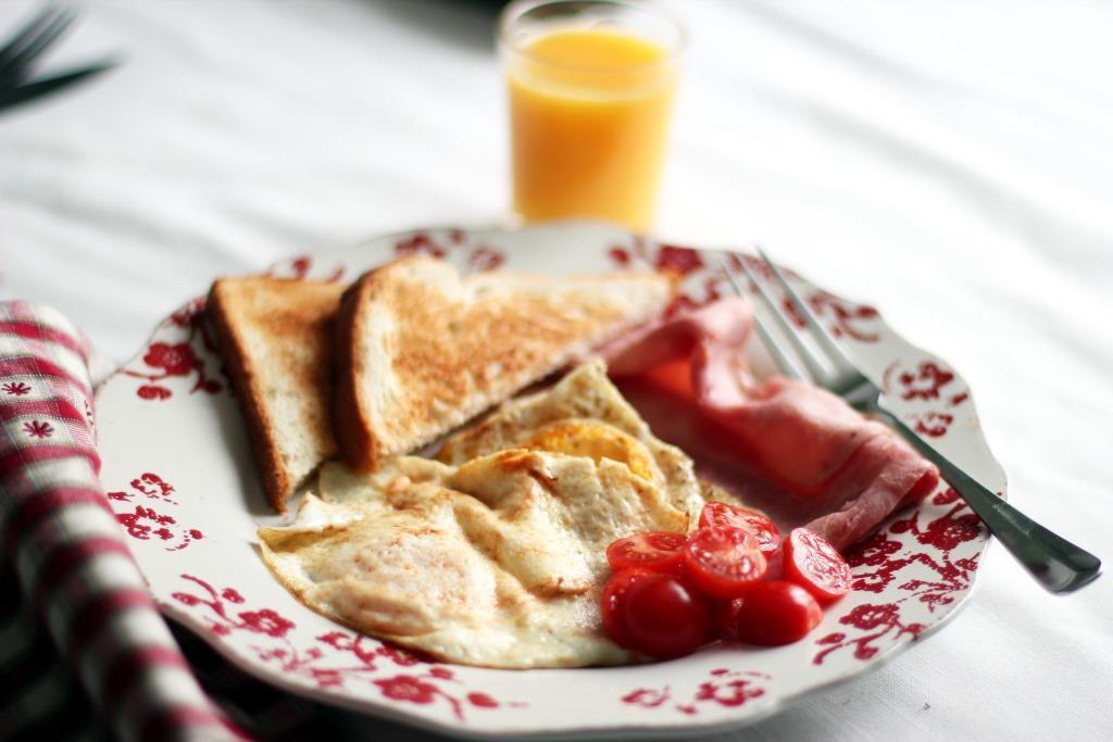 http://cdn.idntimes.com/content-images/post/20160516/makanan1-738035e279411f7d0ab75c70fd3073f3.jpg