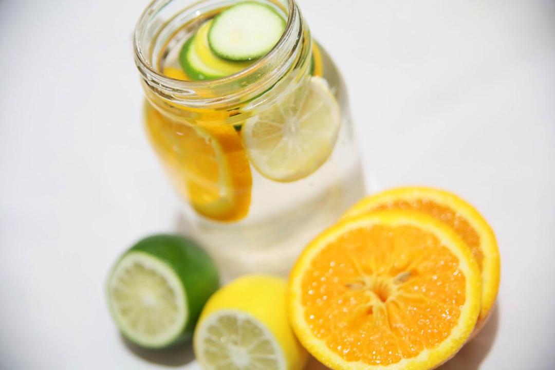 http://cdn.idntimes.com/content-images/post/20160531/make-healthy-infused-water-step-4bullet1-222962d09df23c4bdd01ad33729e50eb.jpg