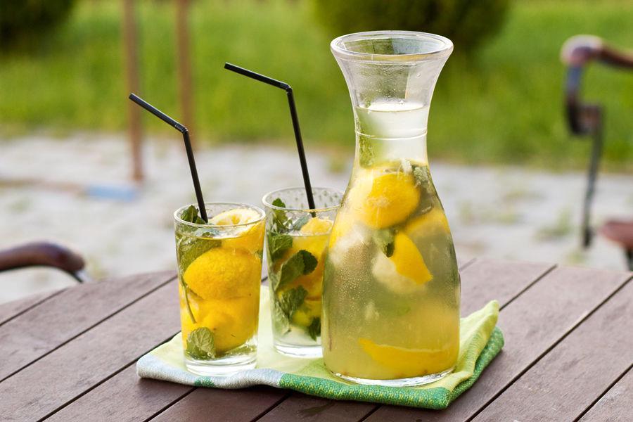http://cdn.idntimes.com/content-images/post/20160505/manfaat-minum-perasan-lemon-5a3614db1ed18f6f3ad6a8241d3f4022.jpg