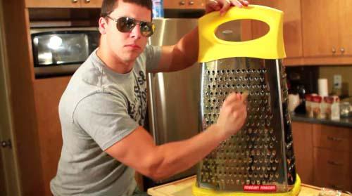 https://cdn.idntimes.com/content-images/post/20160926/manliest-man-musclesglasses-b0f7579c349559b6de91694967280cf8.jpg