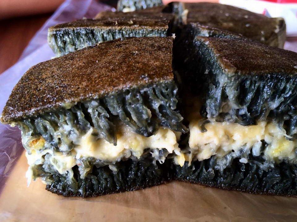 http://cdn.idntimes.com/content-images/post/20160622/martabak-durian-26858df501a4a86ab1f9b05f951c0e75.jpg