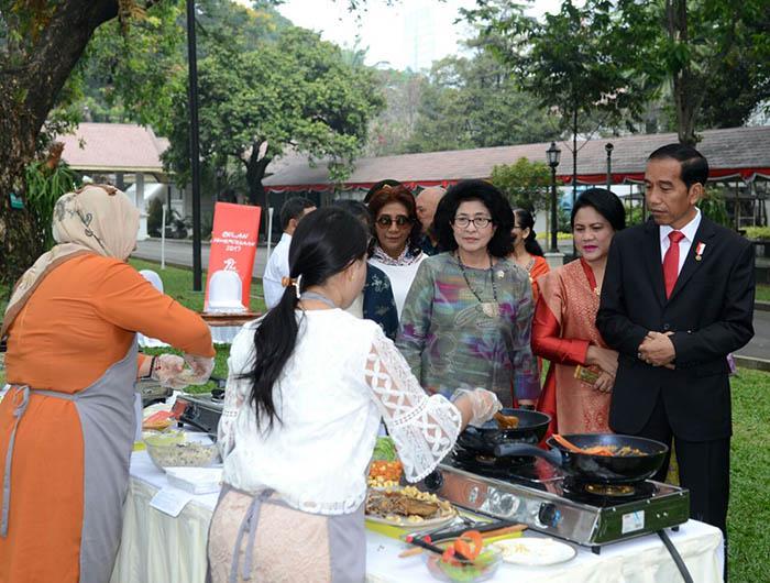 https://cdn.idntimes.com/content-images/post/20170816/masak2-7ba9a4bbf84ce6e57218be25bb64caca.jpg