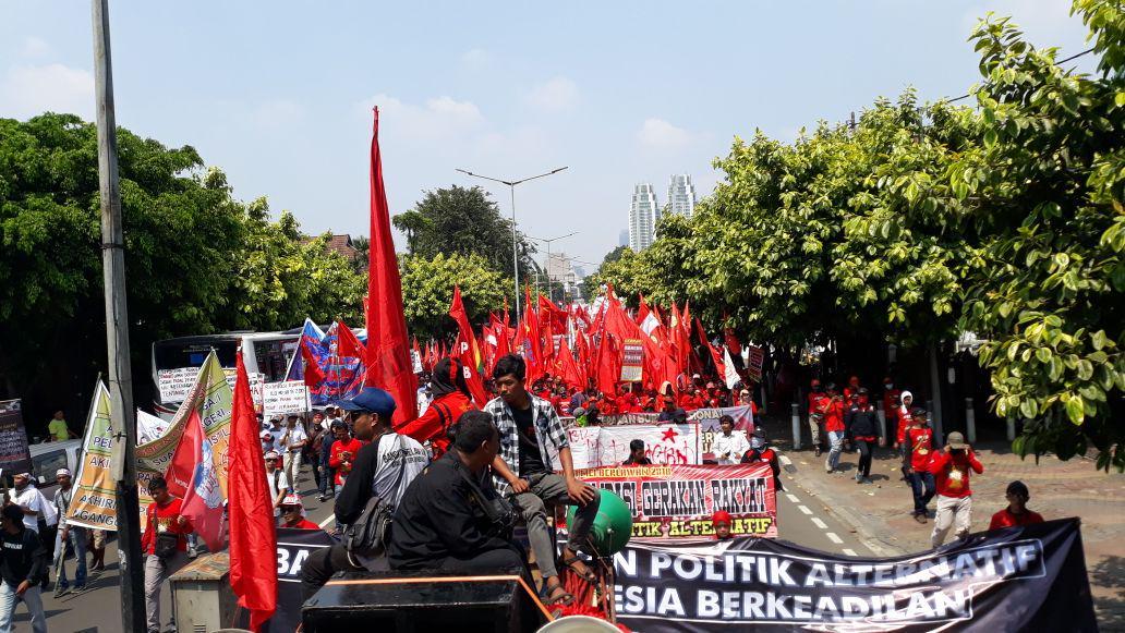 https://cdn.idntimes.com/content-images/post/20180501/mayday-37313b342cb87e0877261ca9f8d1cff3.jpg