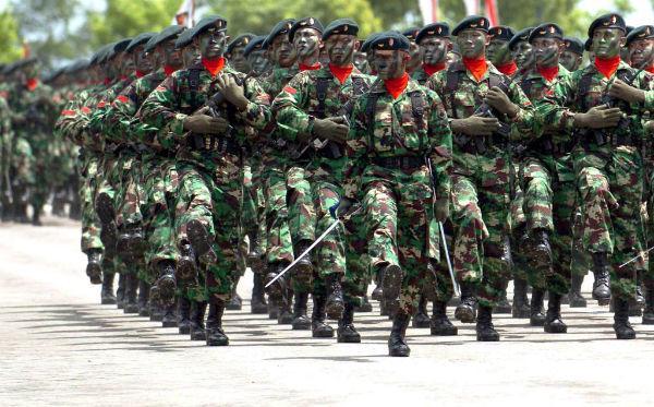 http://cdn.idntimes.com/content-images/post/20160206/militer-pirasicom-w600-h1000-e577c0370787b2dd3cc3004813207d1d.jpg
