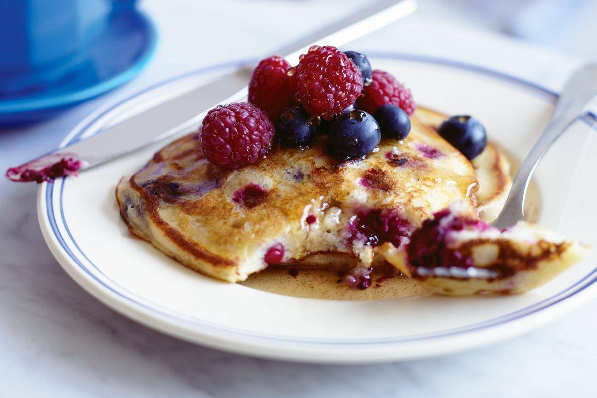 https://cdn.idntimes.com/content-images/post/20170426/mixed-berry-pancakes-38452-1-d457ff56516db7d5b00a3685c72aa83e.jpeg
