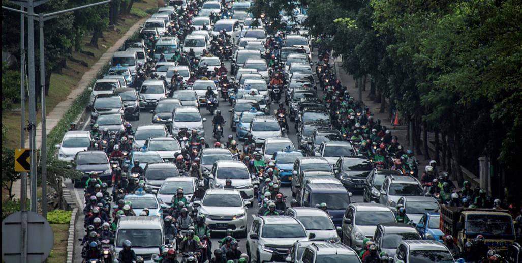 https://cdn.idntimes.com/content-images/post/20180114/mobil-mewah-di-jakarta-belum-bayar-pajak-7fa3fcfcf6ca7967b764a528f27c774a.jpg