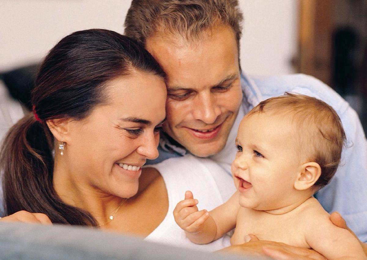 http://cdn.idntimes.com/content-images/post/20160219/mombabydad-1da770c97e7ce68f9e0594bc4dec0bb3.jpg