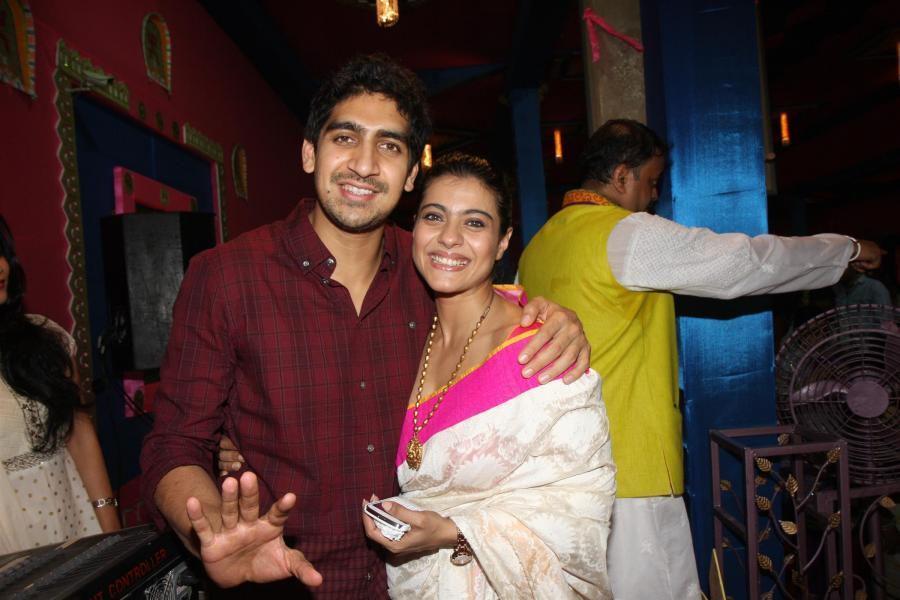 http://cdn.idntimes.com/content-images/post/20160322/mumbai-kajol-among-bolly-celebs-at-the-north-bomba-156534-29381f0e70a034a7ed6ab78e47e86b83.jpg