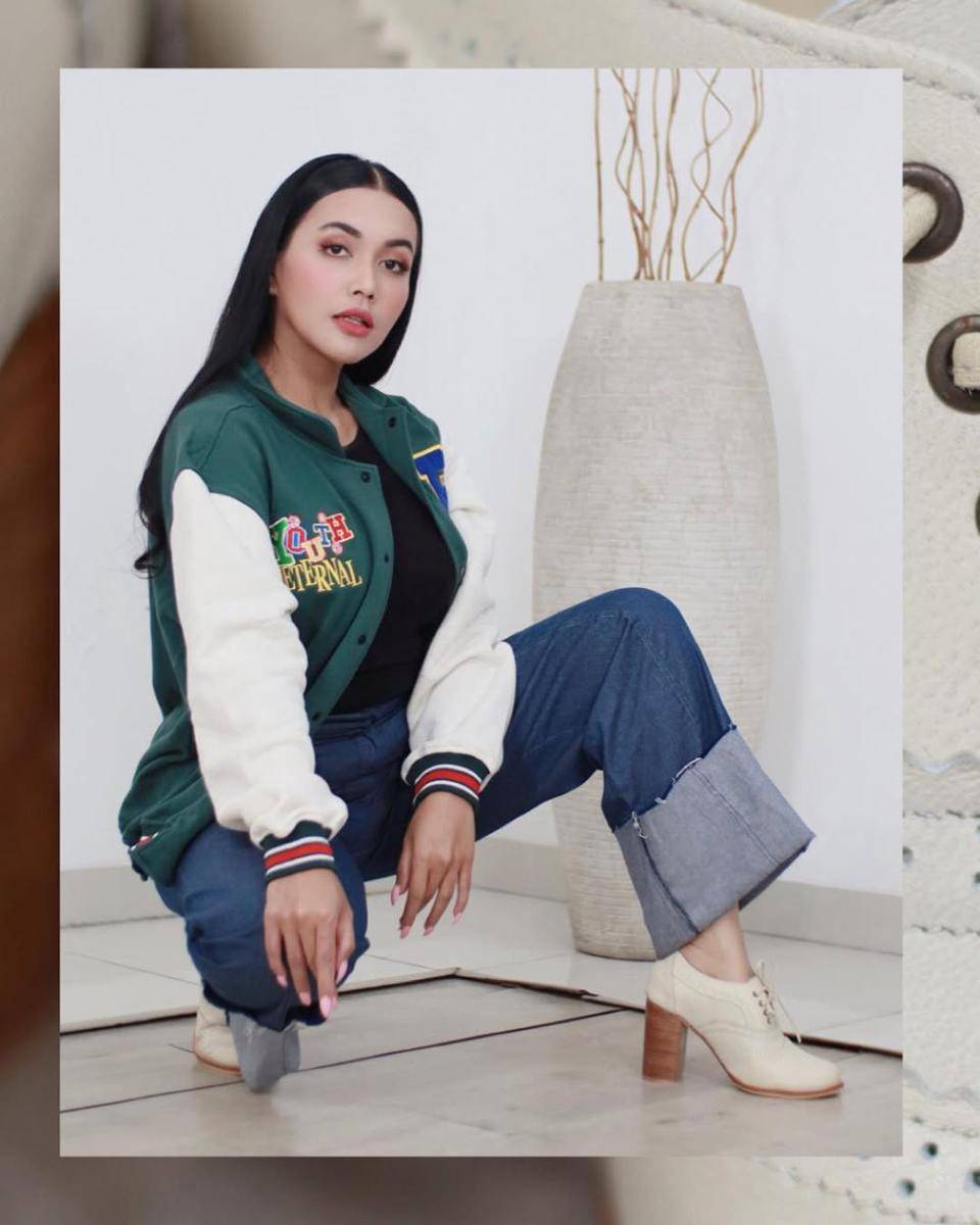 inspirasi makeup ala Denada Tambunan (instagram.com/denadaindonesia)