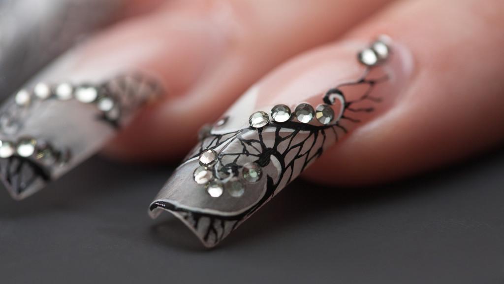 http://cdn.idntimes.com/content-images/post/20160826/nail-art-diy-cvr-1-1024x576-39cfa31a4f6a934589087bf92efc6b3a.jpeg