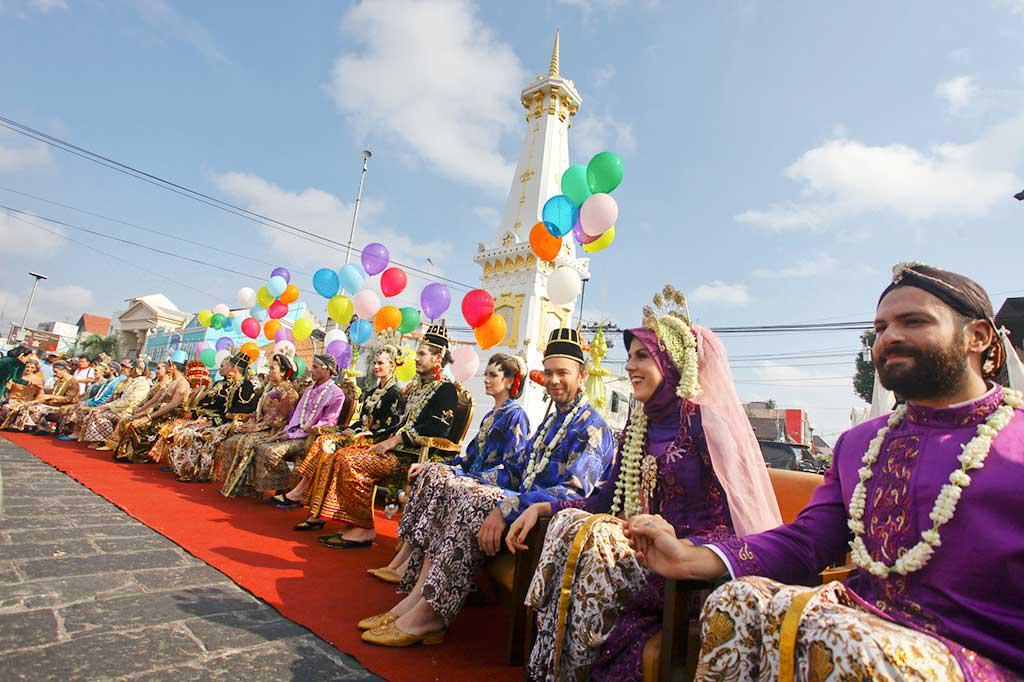 https://cdn.idntimes.com/content-images/post/20161106/nikah-massal-c72f920a430817186f833f3be0f1f70e.jpg