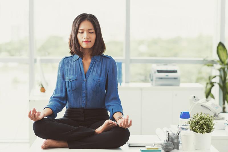http://cdn.idntimes.com/content-images/post/20160820/office-yoga-58883d5785bcc276877b6de90a300e1a.jpg