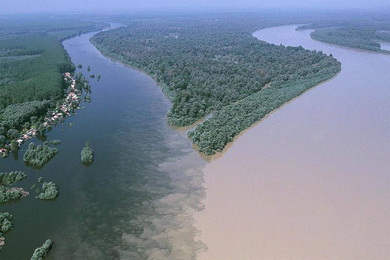 https://cdn.idntimes.com/content-images/post/20180107/osijek-croatia-drava-and-danube-rivers-confluence-7ff318049e0fee26e35ba97b0bedeb5b.jpg