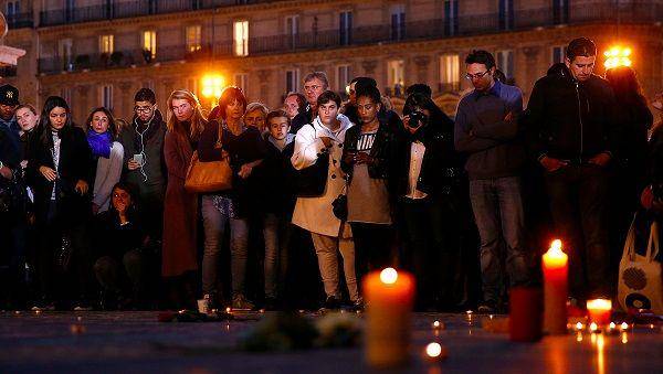http://cdn.idntimes.com/content-images/post/20151116/parisattbusinessinsider-df2f4786ecf367fb04a4b6d47e244e1c.jpg