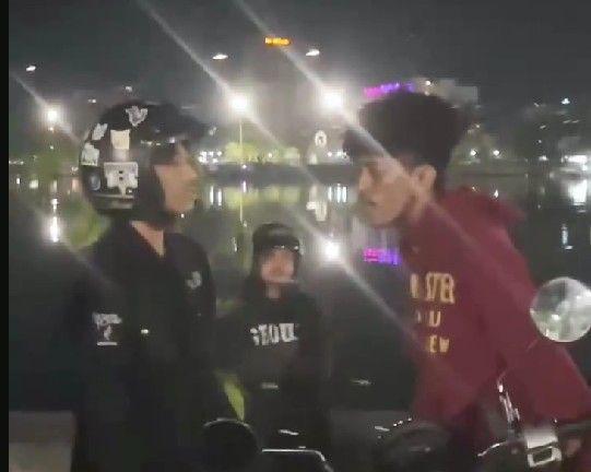 Salut! Anak Muda Ini Tegas Menolak Bayar Juru Parkir Liar di Makassar