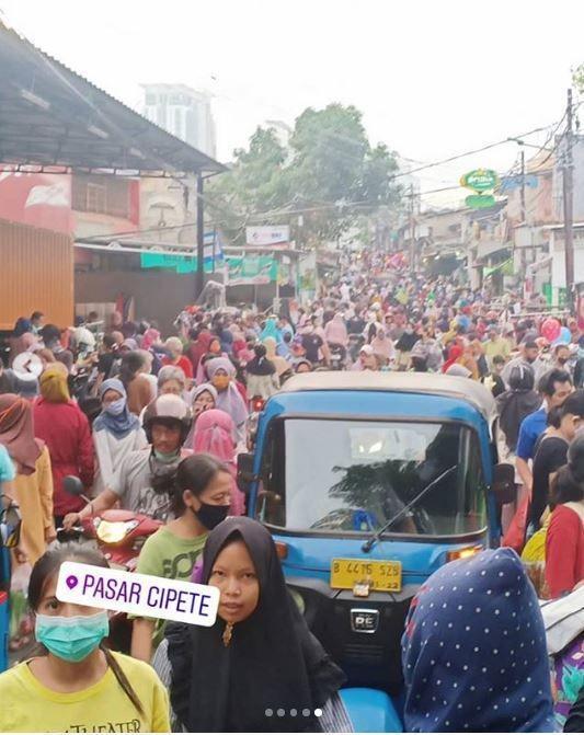 https://cdn.idntimes.com/content-images/post/20200523/pasar2-2ac200df81cf199df2ea3d00fc18fdbd.JPG