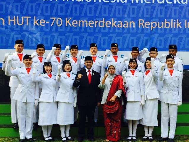http://cdn.idntimes.com/content-images/post/20160119/paskibraka-di-kemdikbud-2015-1781c610298d1c832f40f0ea51f71e60.jpg