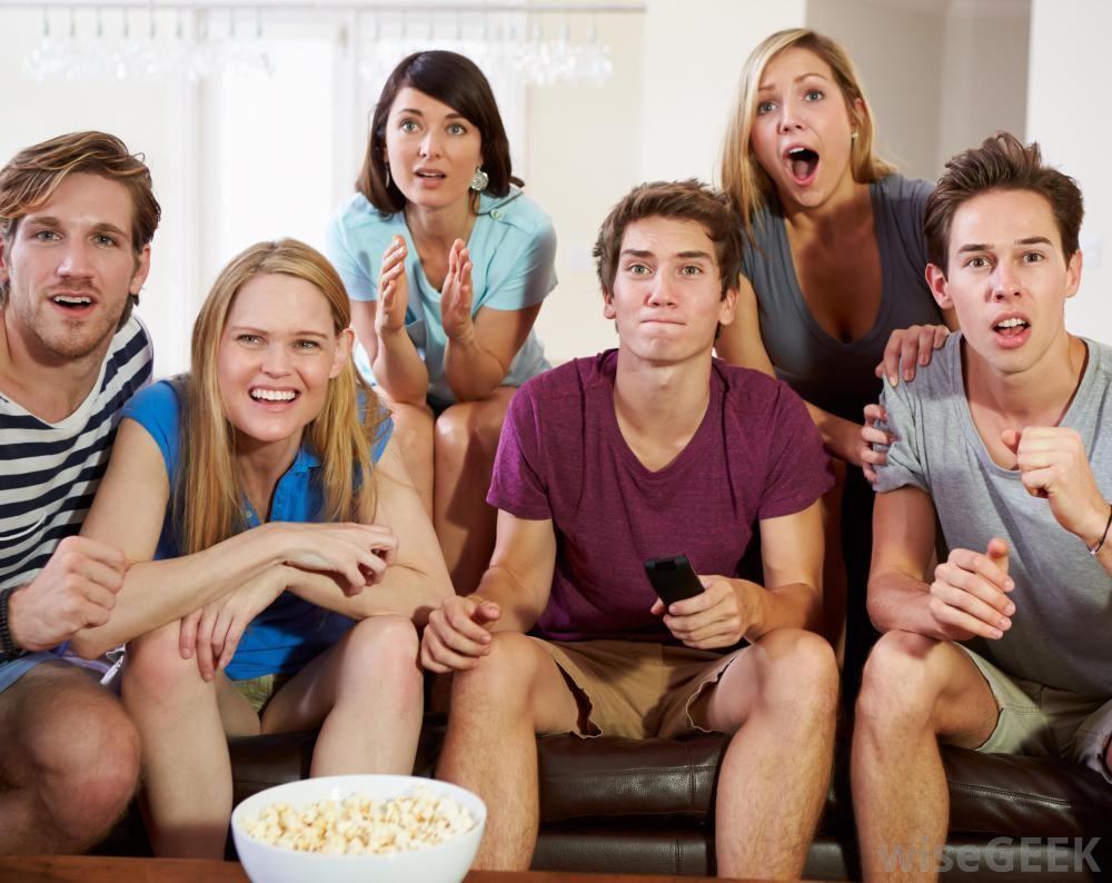 http://cdn.idntimes.com/content-images/post/20160131/people-watching-tv-d2db91c86245eb6ad4cc2d7ee38896c3.jpg