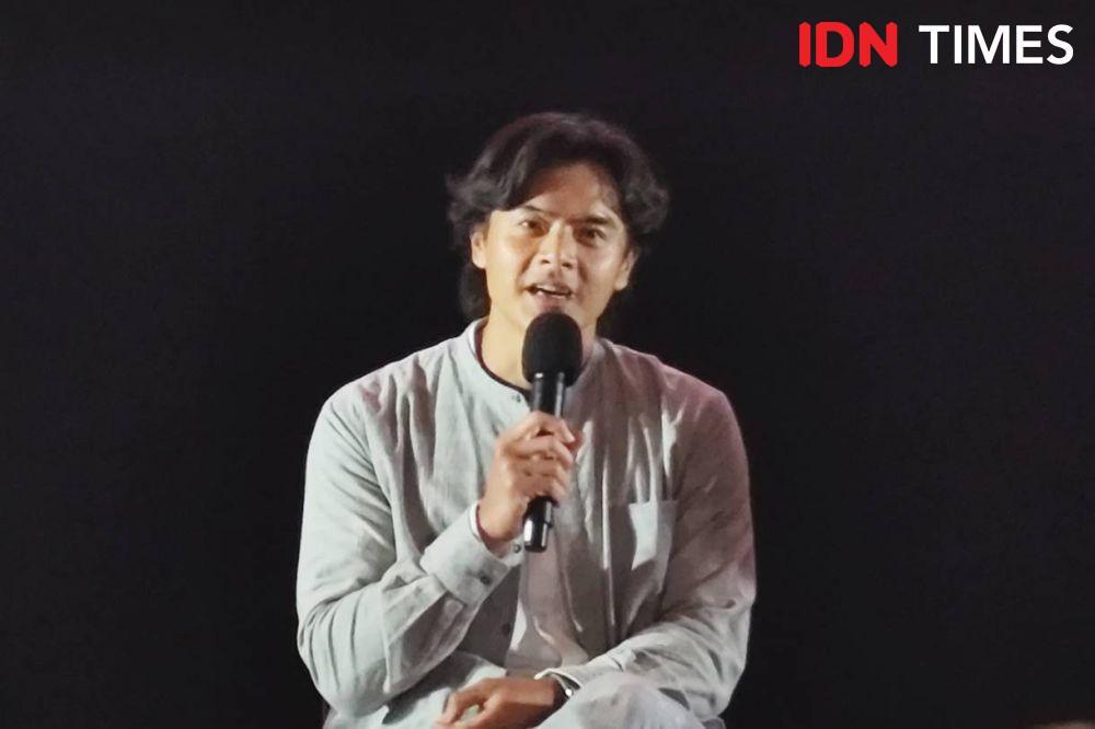 Dion Wiyoko di perilisan trailer dan poster film "Sore Istri dari Masa Depan" di XXI Epicentrum, Jakarta Selatan, Kamis (22/5/2025) (dok. IDN Times/Shandy Pradana)