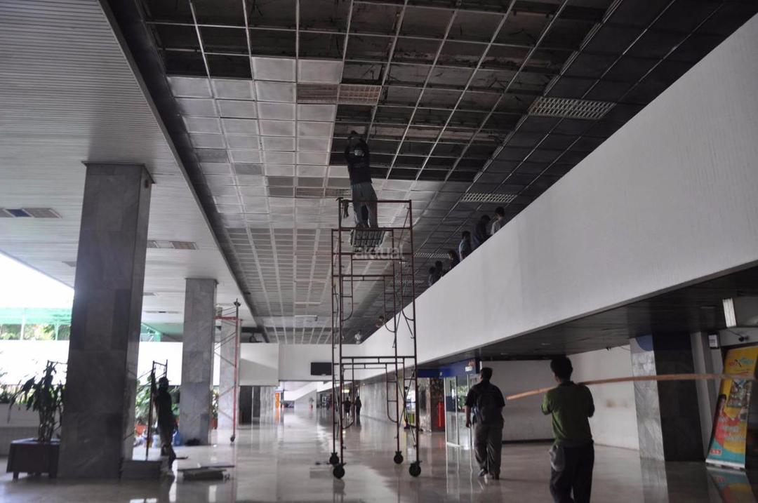 http://cdn.idntimes.com/content-images/post/20150906/perawatan-gedung-dpr-3.jpg