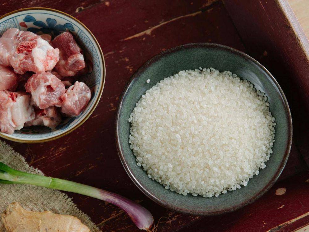 ilustrasi bahan membuat nasi goreng steak hibachi (pexels.com/zhugewala)