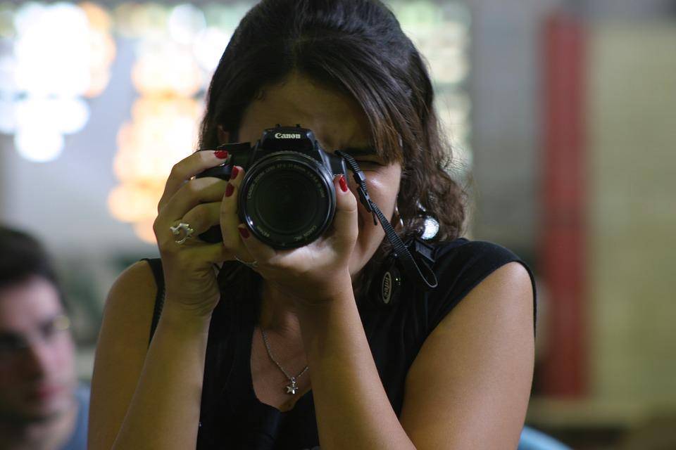 https://cdn.idntimes.com/content-images/post/20170124/photografer-1634549-960-720-5ecfad4e6eb4d60fd5d15a7fc3568e2d.jpeg