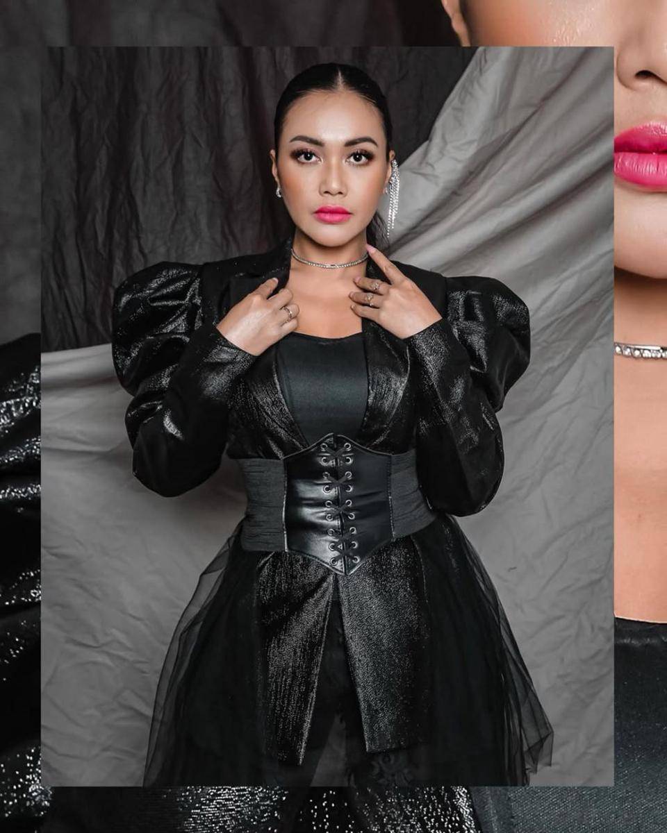 inspirasi makeup ala Denada Tambunan (instagram.com/denadaindonesia)