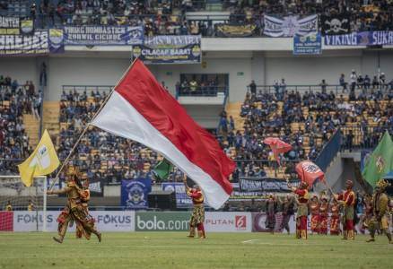 https://cdn.idntimes.com/content-images/post/20180118/piala-presiden-5bceb8d61ec8b3ab639787d96f0a4956.jpg