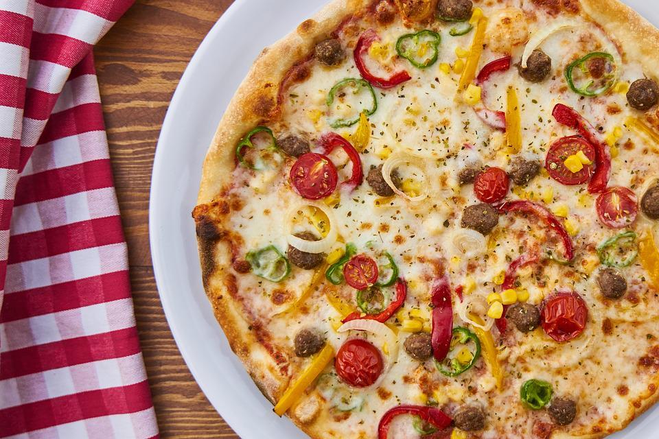 https://cdn.idntimes.com/content-images/post/20171202/pizza-2973200-960-720-3d3c7a447085b44becff86cffc8f033e.jpg