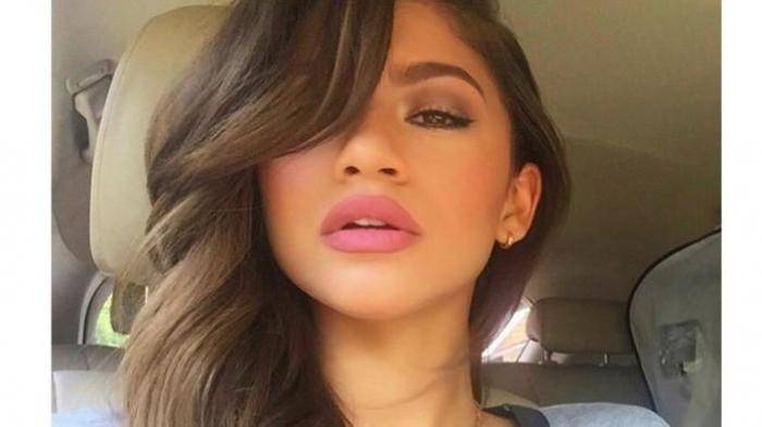 http://cdn.idntimes.com/content-images/post/20160216/pose-bibir-ikan-20151024-225829-f5a9249a428831db21e9157a827ec4be.jpg