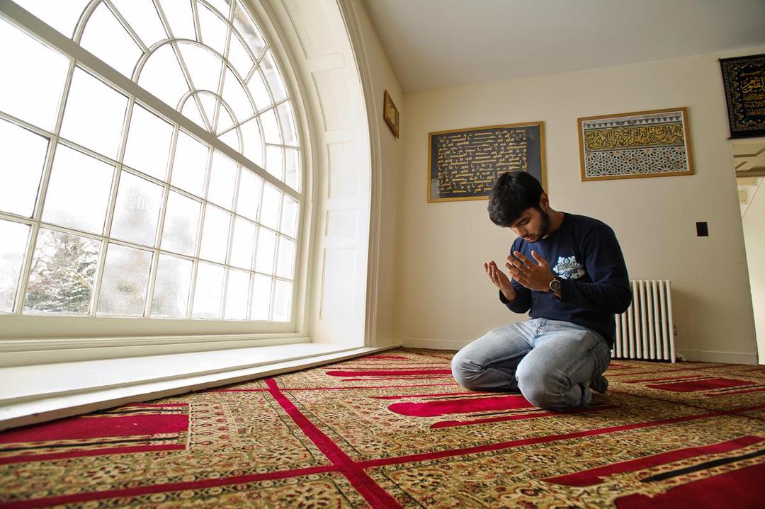 https://cdn.idntimes.com/content-images/post/20170617/prayers-a-special-connection-with-god-64e22b8a6bbc8cd581da4401fa857f30.jpg