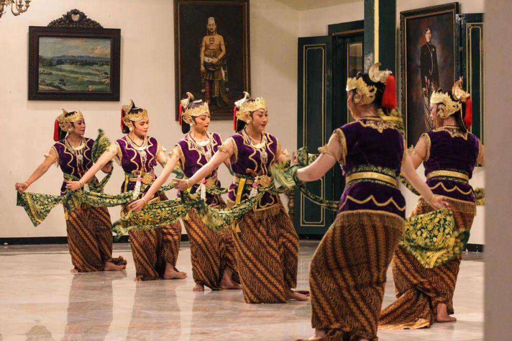 Pertunjukan tari Beksan Bedhaya Bedhah Madiun di Pura Mangkunegaran. (mangkunegaran.id)