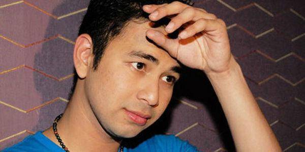 http://cdn.idntimes.com/content-images/post/20160114/raffi-ahmad1-dec67c94e042726e61de5b8224a5b66a.jpg