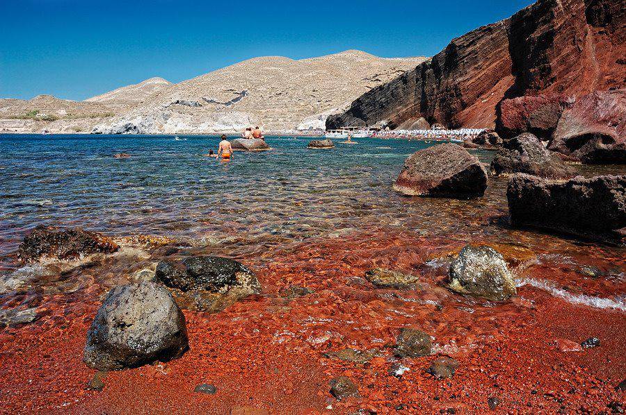 https://cdn.idntimes.com/content-images/post/20180108/red-beach-santorini-greece-bf8fa6e7e1b1e8283bfe5d4afc0c5fc1.jpg