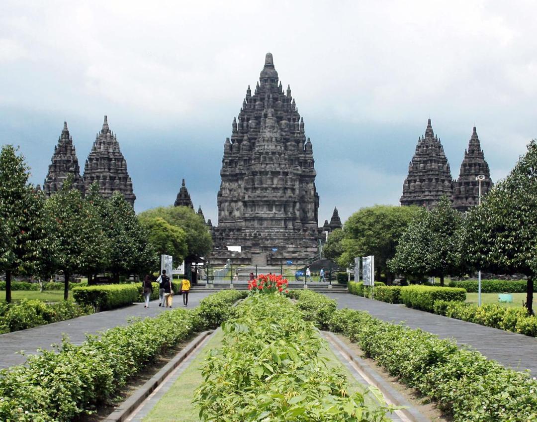 http://cdn.idntimes.com/content-images/post/20160527/reportaseharga-8e0acf6a5fa2bd853765c6e6e890953b.jpg