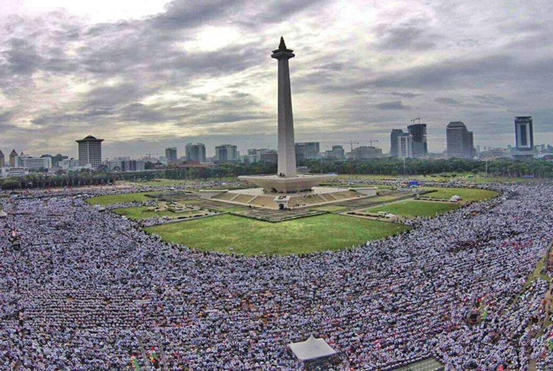 https://cdn.idntimes.com/content-images/post/20171127/ribuan-umat-islam-mengikuti-aksi-super-damai-212-di-161202095419-144-4c16880684c24d822a1e1d3e843e4e35.jpg