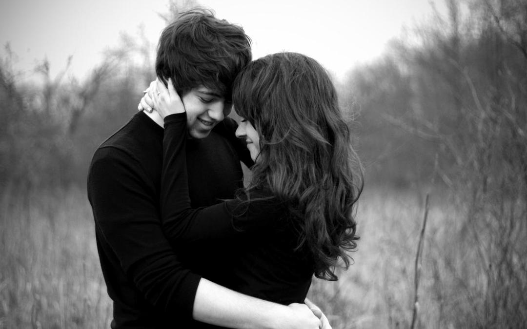 http://cdn.idntimes.com/content-images/post/20160718/romantic-couple-black-in-white-hd-image-531ec4053483bbbdb8fc0f4167fc85f2.jpg