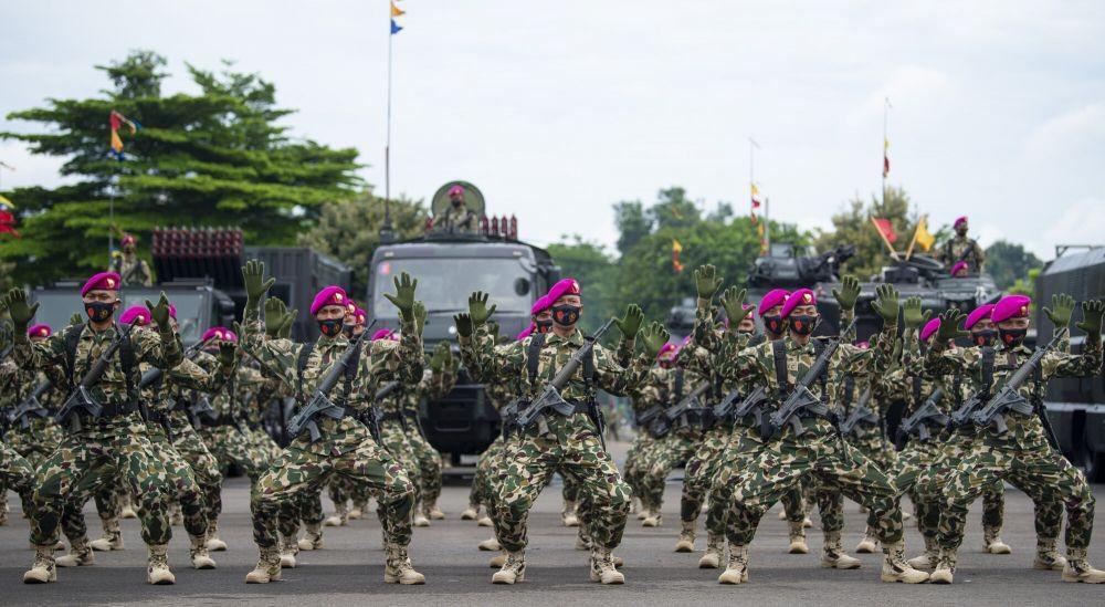https://cdn.idntimes.com/content-images/post/20211115/rsz-antarafoto-hut-ke-76-korps-marinir-151121-mrh-4-7d75222045fe0f274d92164c3858c960.jpg