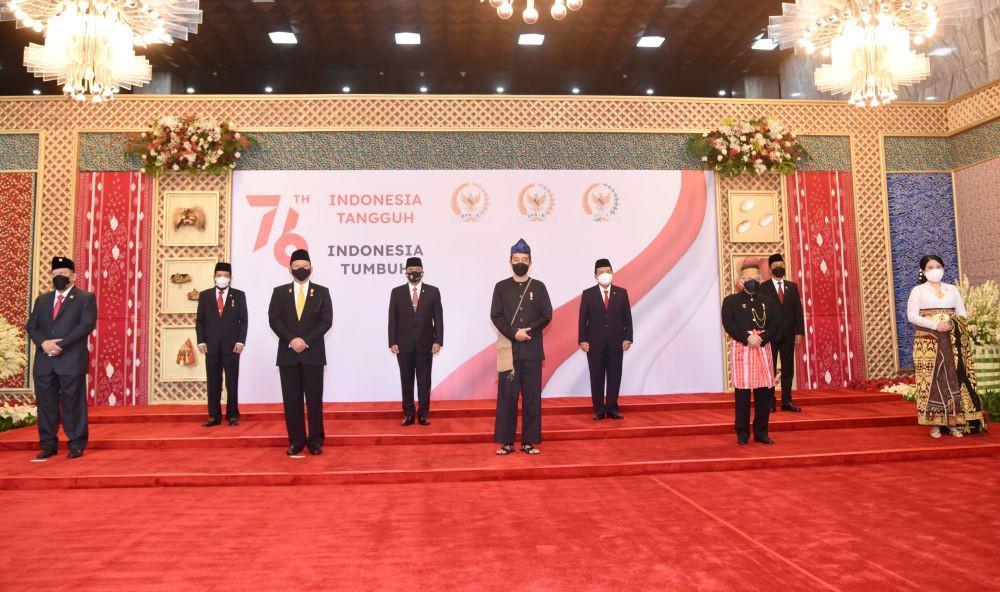 https://cdn.idntimes.com/content-images/post/20210816/rsz-antarafoto-presiden-foto-bersama-160821-ho-2-7833cf400acd9f64b97a4e08a58c9d6d.jpg