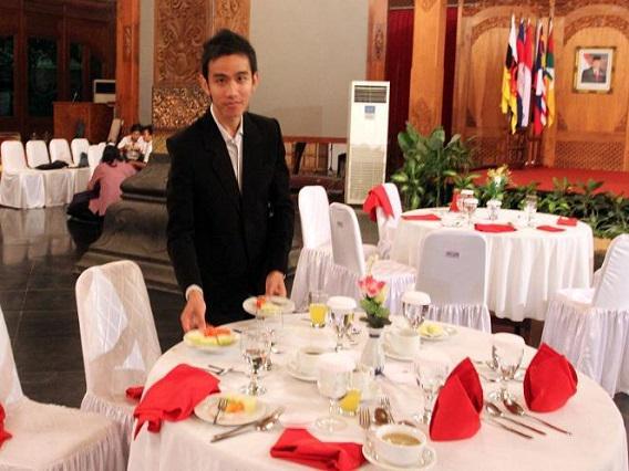 http://cdn.idntimes.com/content-images/post/20150831/rupiah5_gibran.jpg