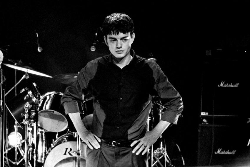 https://cdn.idntimes.com/content-images/post/20161007/sam-riley-540fbe0cd33e68b4a0095f3f937104ad.jpg