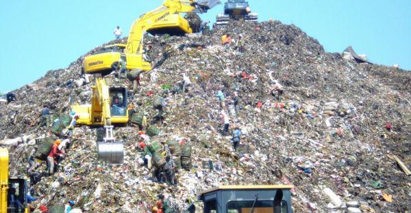 http://cdn.idntimes.com/content-images/post/20151120/sampah-sabekasicom-w600-h1000-c78390ea945fe27c44b449c87c6f44c3.jpg