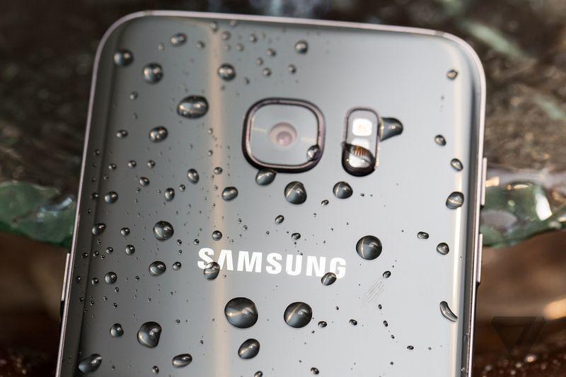 http://cdn.idntimes.com/content-images/post/20160222/samsung-galaxy-s7-hands-on-sean-okane11-20400-33a0b6e00a4d26a68f352baf5f86f238.jpg