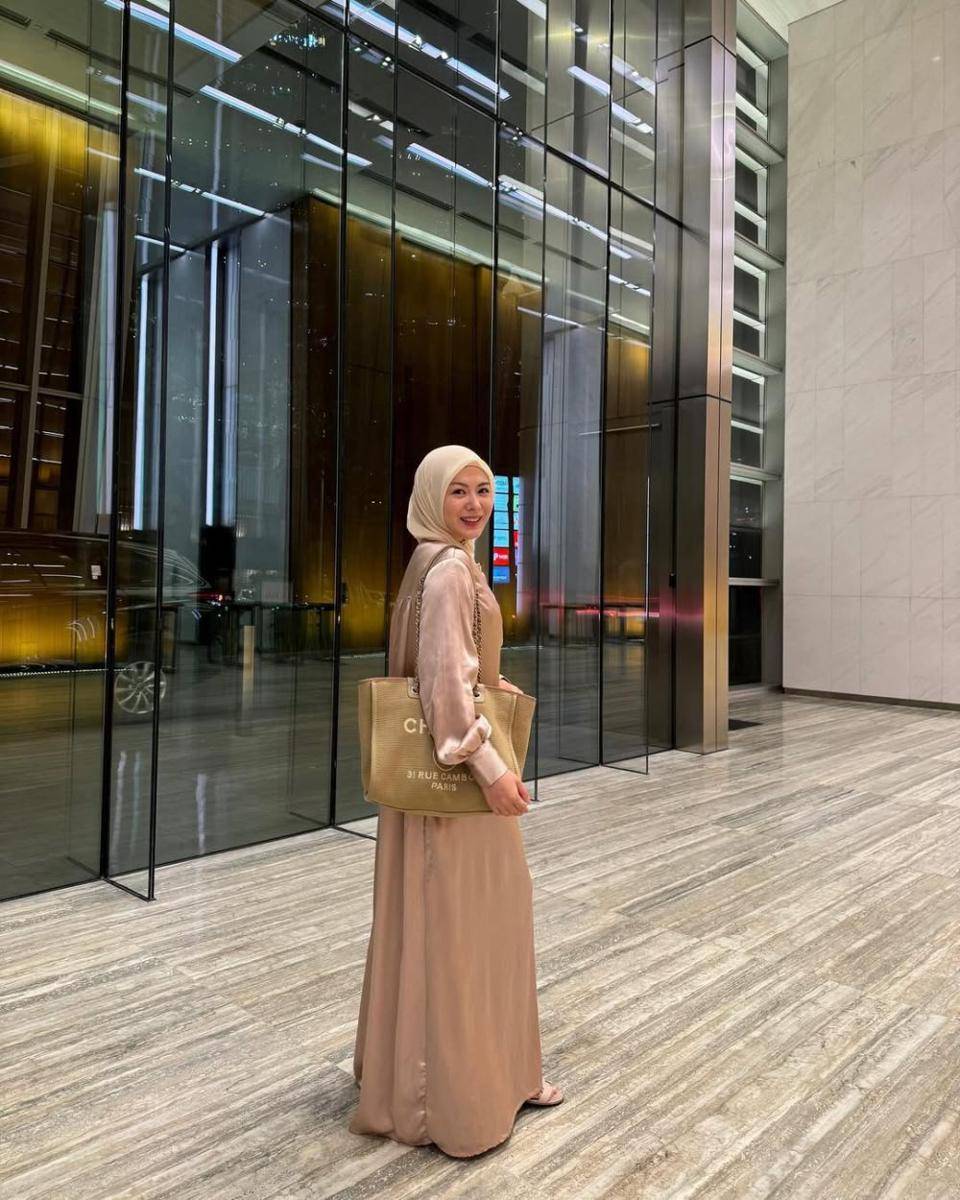 Inspirasi OOTD ala Ayana Jihye Moon (instagram.com/xolovelyayana)