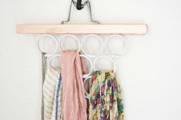 http://cdn.idntimes.com/content-images/post/20160113/scarf-and-accessory-hanger-1024x682-653bc6446fc35395f5c56b4a7a3b2011.jpg