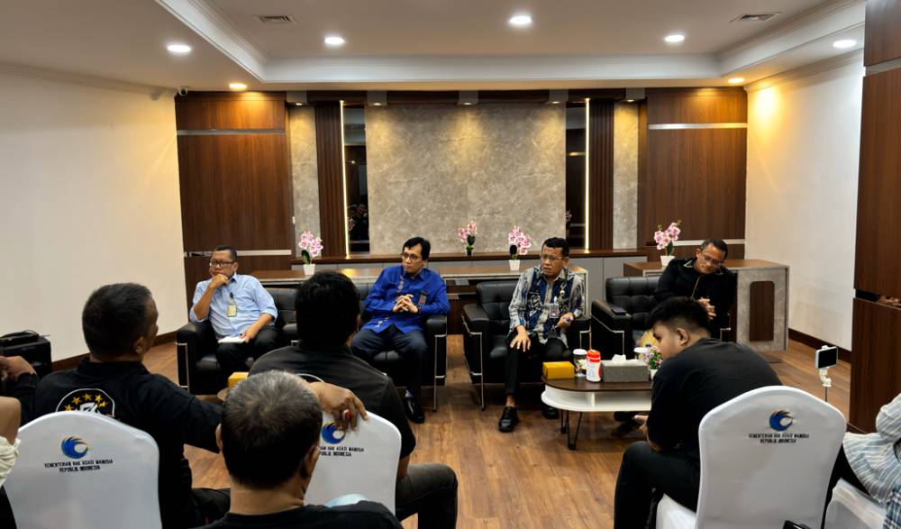 Audiensi dengan Koalisi Ojol Nasional di Gedung Kementerian HAM, Jakarta, Kamis (22/5/2025). (Dok/Humas KemenHAM