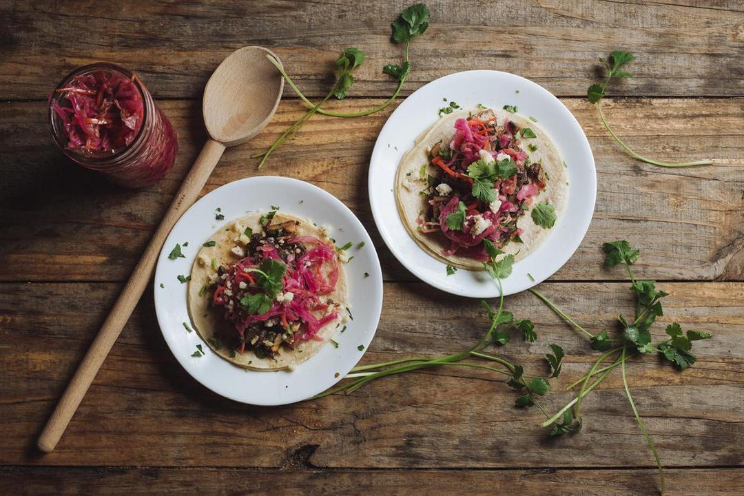 http://cdn.idntimes.com/content-images/post/20160418/seabirds-kitchen-vegan-restaurant-orange-county-jackfruit-tacos-3fbd021e2c8960a4d04e1ffbcc4d1468.jpg