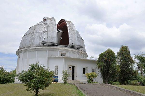 http://cdn.idntimes.com/content-images/post/20160208/selaksa-cahaya-mengepung-bosscha-86ba40555539c1fcb9ff40c27e8b3860.jpg