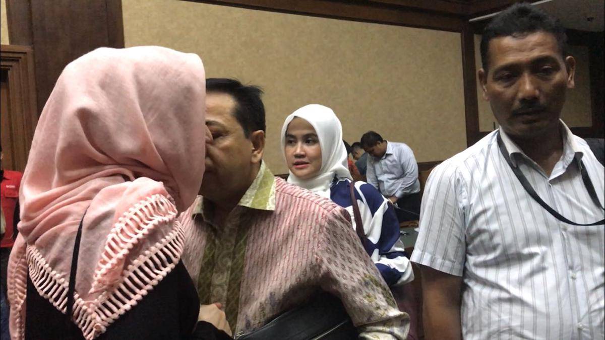https://cdn.idntimes.com/content-images/post/20180430/setya-novanto-x-deistri-3-e16235f619650e6716d33b109dd7ec16.jpeg