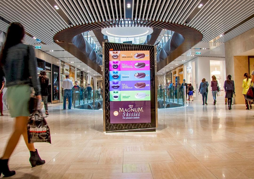 https://cdn.idntimes.com/content-images/post/20161218/shopping-malls-oohmedia-0158aef0e8e7e660cd35f9c028a3fa97.jpg